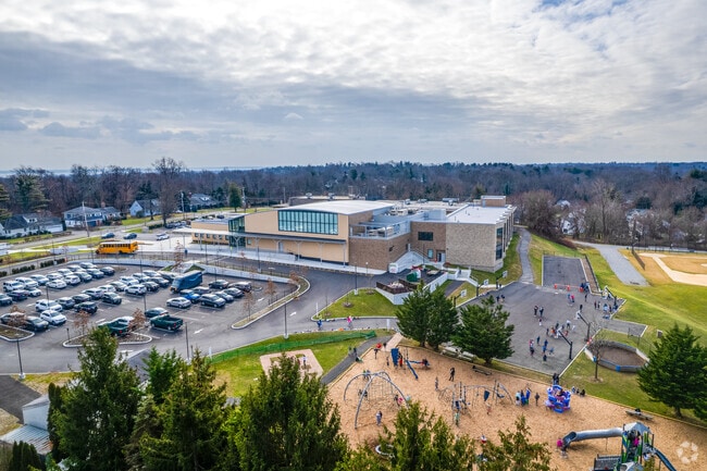 Bruno M. Ponterio Ridge Street School features a dedicated faculty that drives community values.