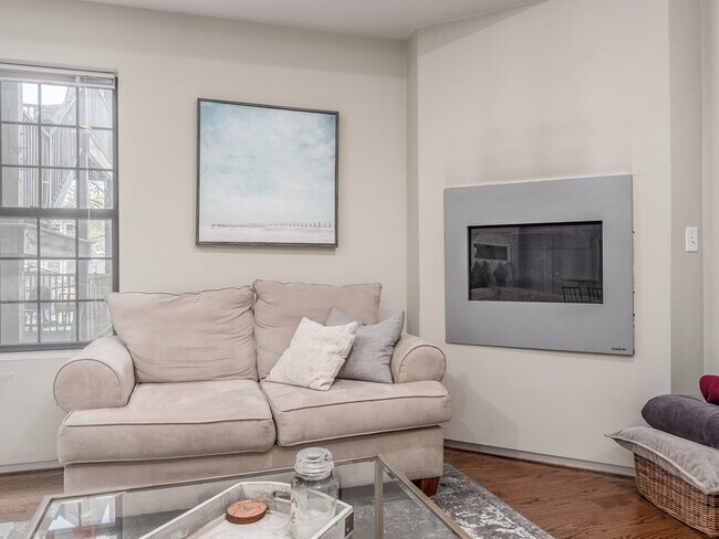 350 W Broadway unit 3, Boston, MA 02127 - photo 6