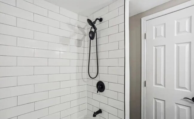 7502 Alfred Dr unit Downstairs, Silver Spring, MD 20910 - photo 6