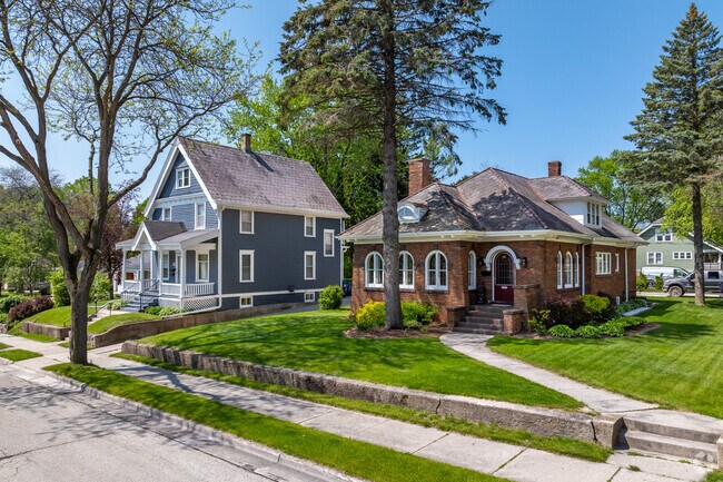 A few olders homes can be found near the center of Grafton.
