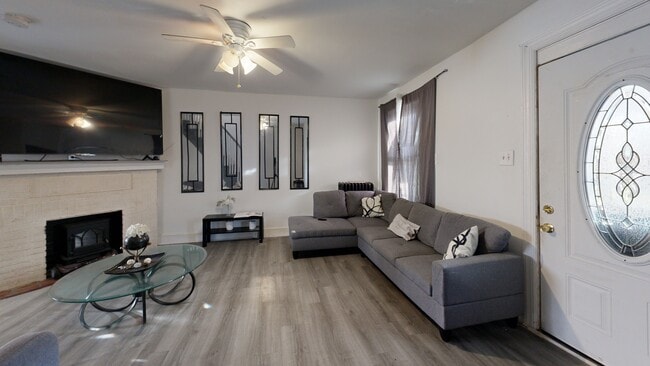 219 Laurel Rd, Sharon Hill, PA 19079 - photo 2