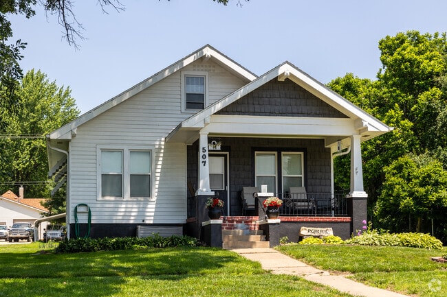 Bungalow and ranch style homes are common in Wathena.