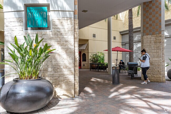 The Shoppes at Mission Viejo near San Joaquin Hills feature top brands, dining, and entertainment in a stylish setting.