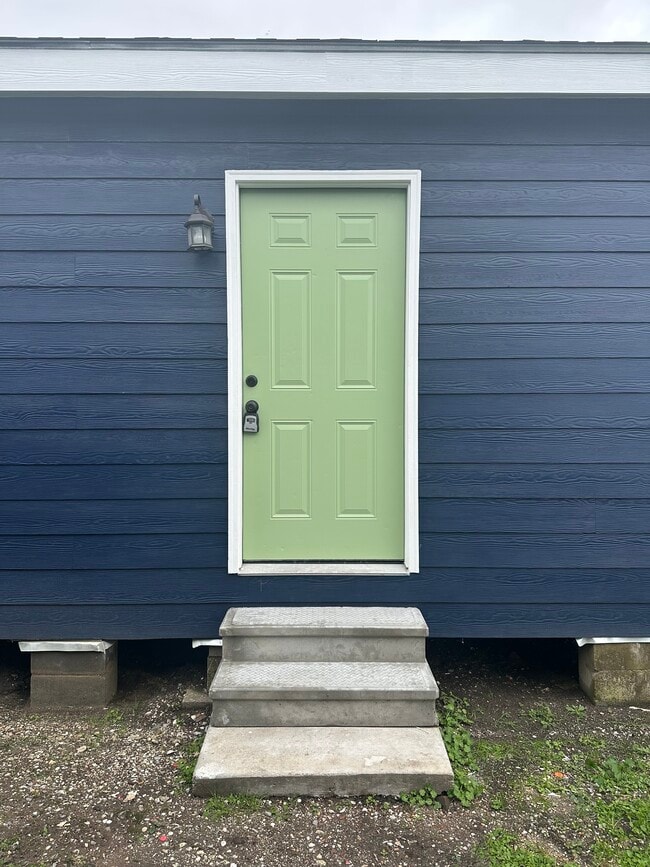 1818 Brown Ave, Harvey, LA 70058 - photo 2