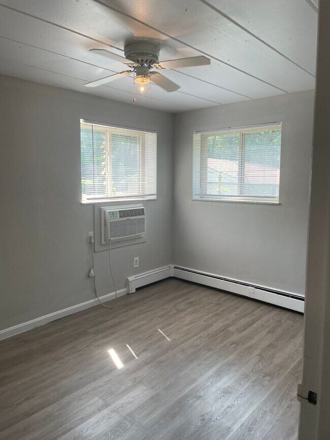 539 Lowell Ave unit 539-12, Cincinnati, OH 45220 - photo 3