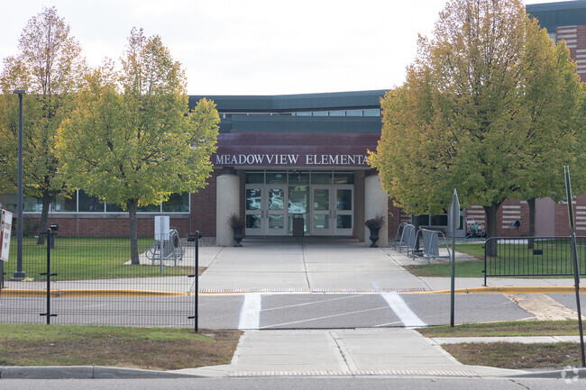Meadowview Elementary School offers a student/teacher ratio of 11 to 1.