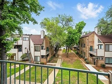 2312 Balsam Dr, Arlington, TX 76006 - photo 2