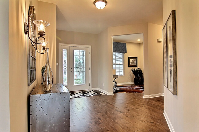 5652 Burr Ridge Cir, Crown Point, IN 46307 - photo 3