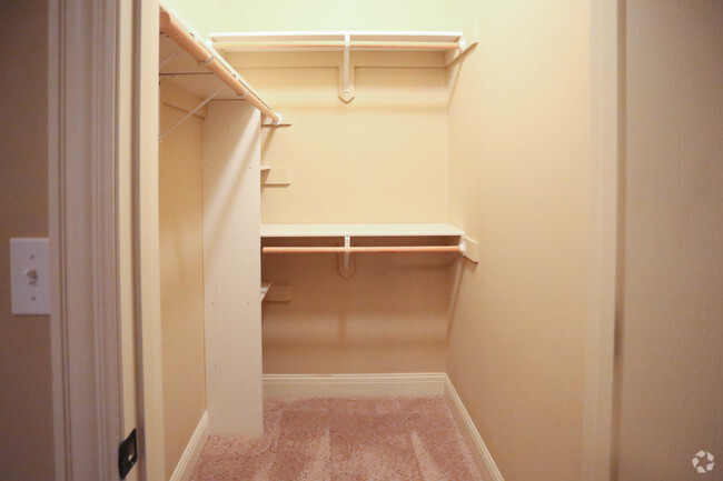 Floor Plan E - Closet