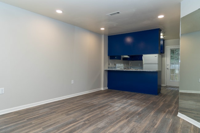 1441 Hartford Hwy unit 10, Dothan, AL 36301 - photo 3