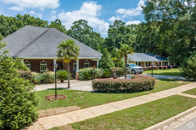 There are also some bungalow type builds in the Claremont neighborhood in Alabama.