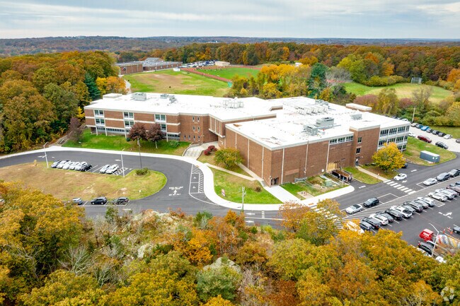 Several Warwick high schools score at our above average on Niche.