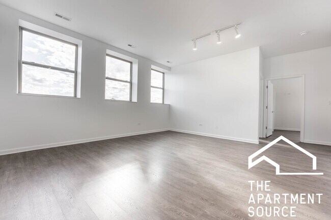 932 W Dakin St unit 301, Chicago, IL 60613 - photo 5