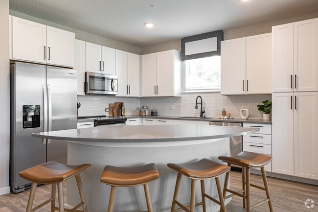 Harper Grove, Davenport, FL 33897 - photo 2