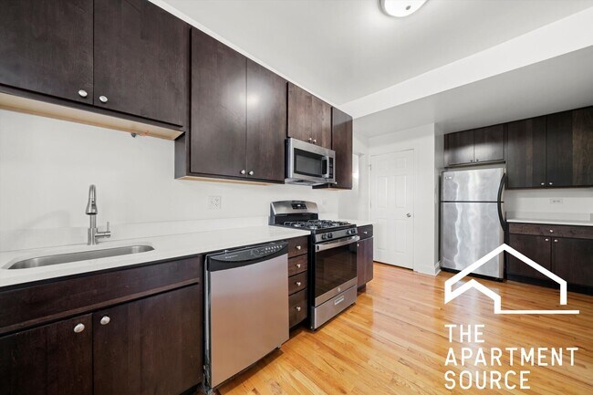 3428 W Parker Ave unit 2, Chicago, IL 60647 - photo 5