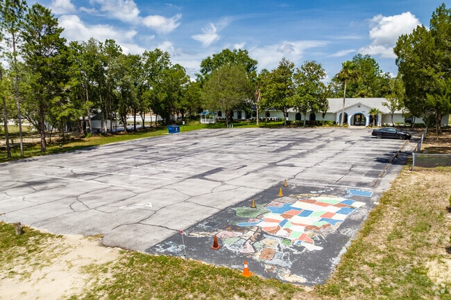 The parking lot in Wider Horizons has enough parking spaces for staff in Spring Hill.