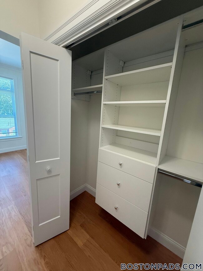 120 Gerry Rd unit 307, Chestnut Hill, MA 02467 - photo 6