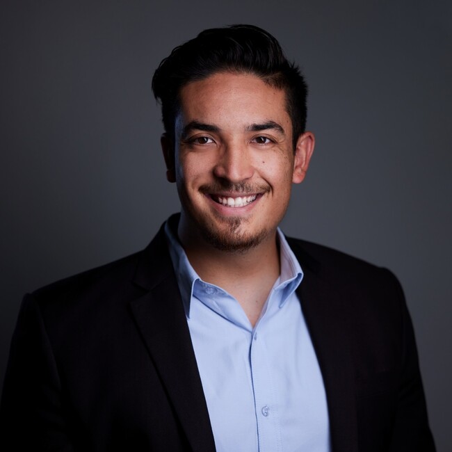 Agent Photo