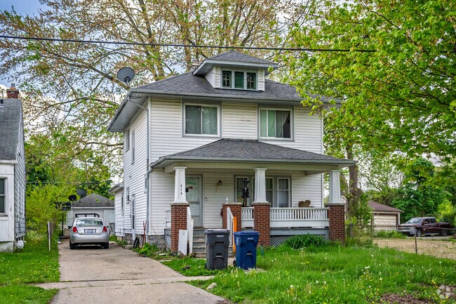 Foursquare homes throughout King Avenue Plus feature wide porches perfect for summer evenings.