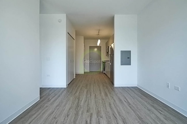 840 W Van Buren St, Chicago, IL 60607 - photo 3