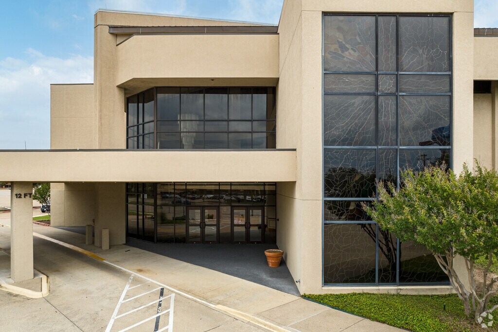 Discover the pure bliss of education at Founders Classical Academy in Trinity Mills.