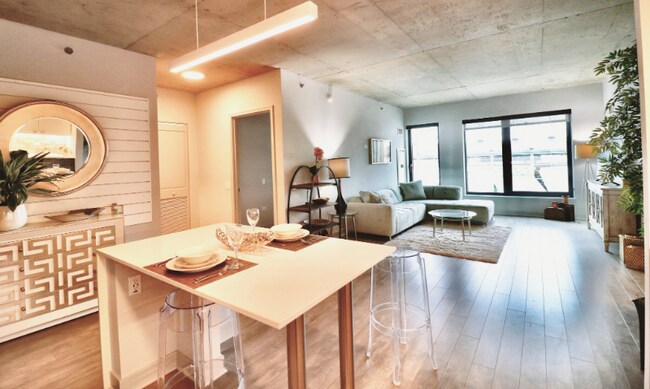 1040 W Addison St, Chicago, IL 60613 - photo 5