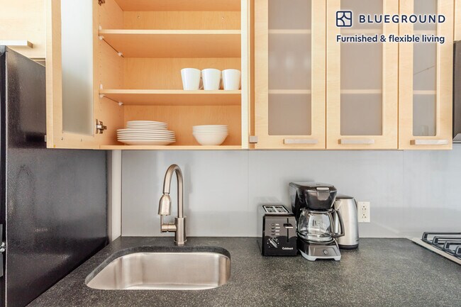 88 Leonard St unit FL3-ID2098, New York, NY 10013 - photo 6