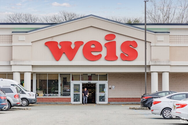Flanders residents have several supermarket chains to choose from including Weis Markets.