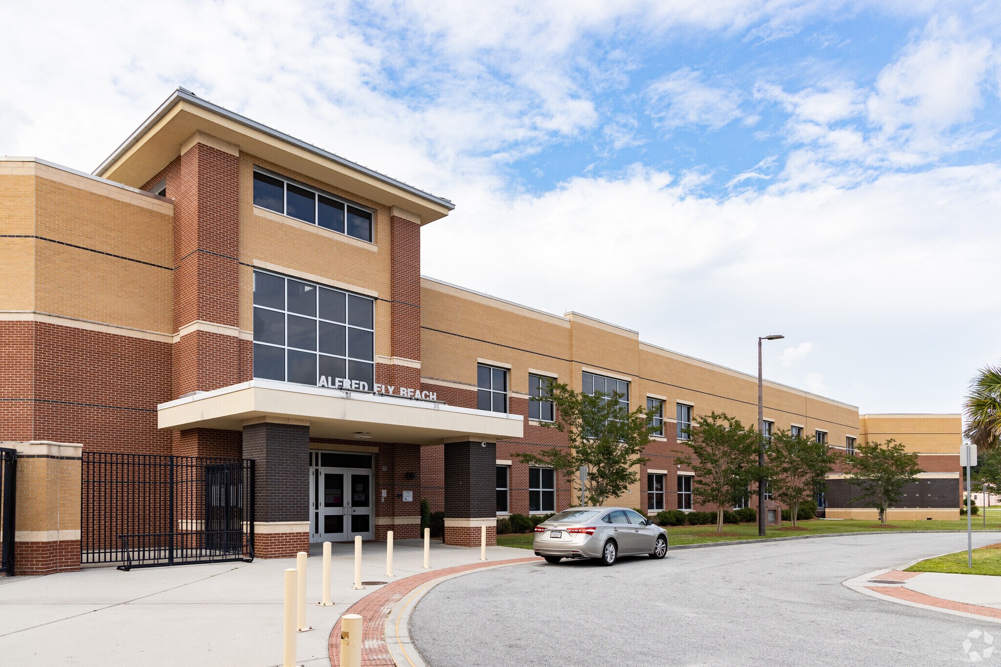 Students in Metropolitan attend Beach High School.