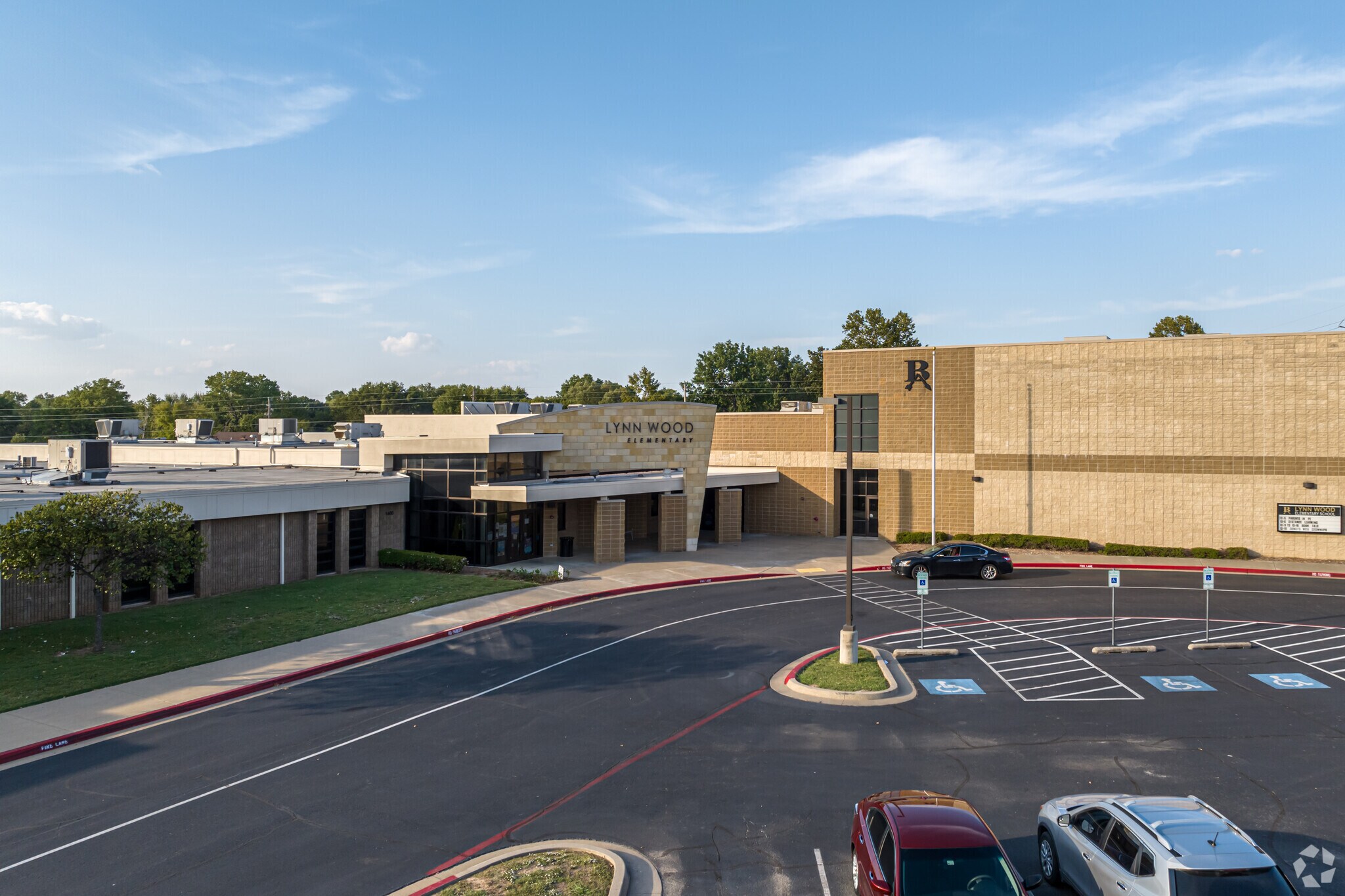 Lynn Wood Elementary has an A- rating on Niche.com and serves grades pre-k through fifth.