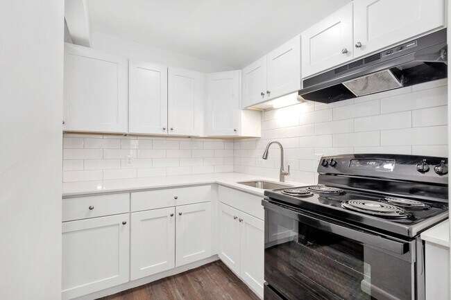 1045 River St unit 5, Hyde Park, MA 02136 - photo 6