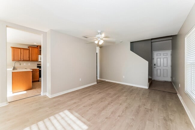 7110 Chatum Light Run, Bradenton, FL 34212 - photo 7