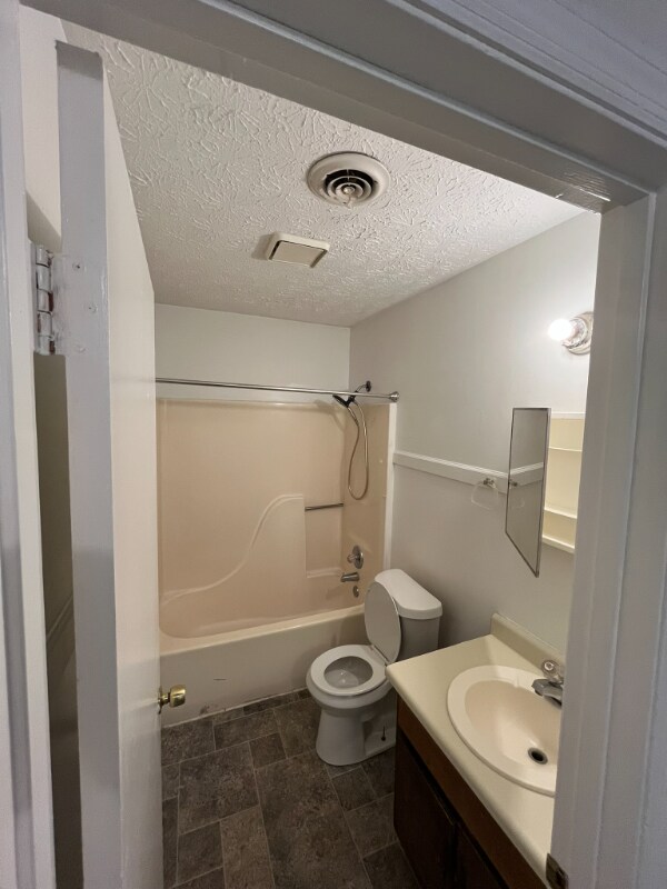 108 Jay Ln unit B, Hampton, GA 30228 - photo 3