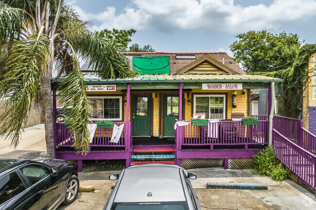 Color is the theme at Afrodisiac in Milneburg.