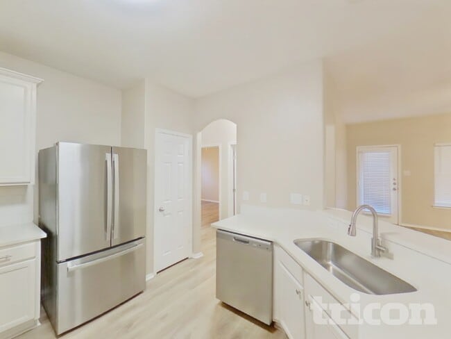 111 Rockbrook Dr, Wylie, TX 75098 - photo 5