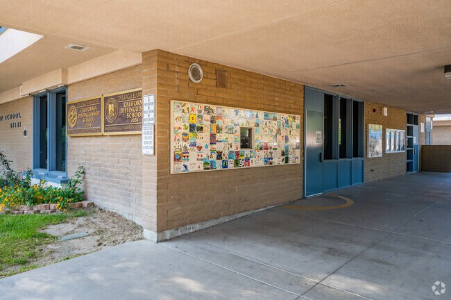 Del Lago Elementary School is part of the Saddleback Unified School District.