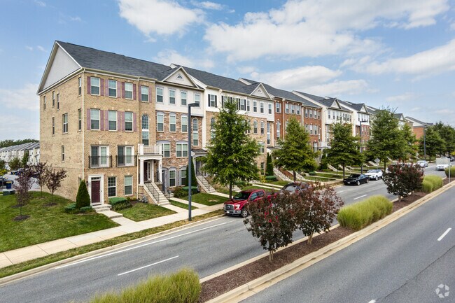 Four story townhomes in Glenarden offer you the advantages a townhouse with single family space.