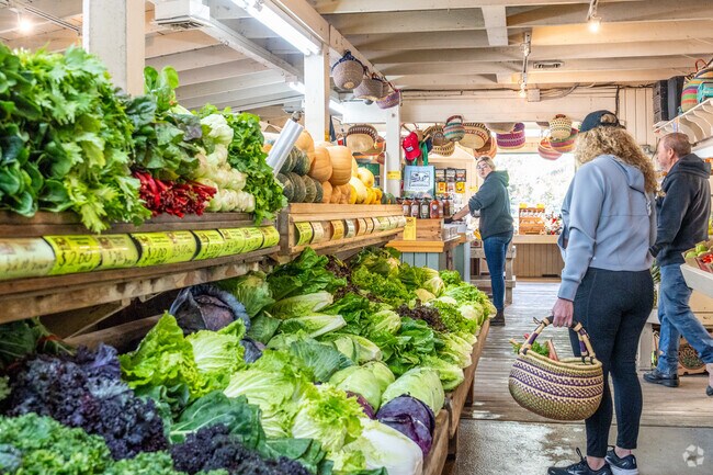 Underwood Family Farms provides Somis with locally grown produce.