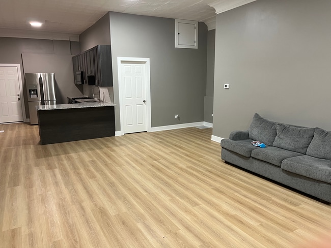 3001 W 41st St unit 1F, Chicago, IL 60632 - photo 2