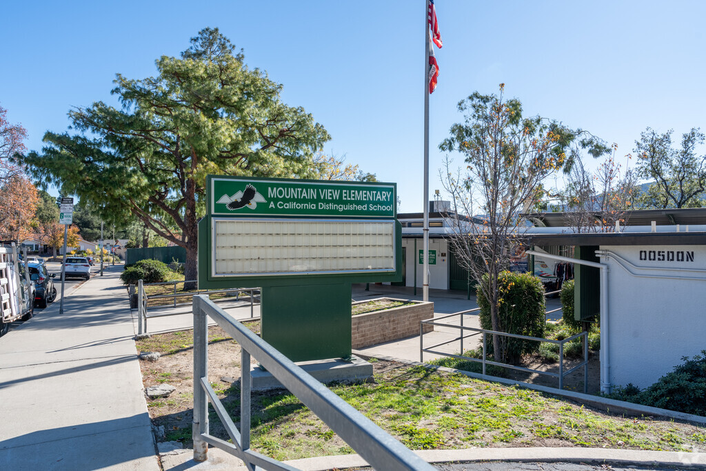 Mountain View Elementary is located at 6410 Olcott St., Tujunga, CA 91042.