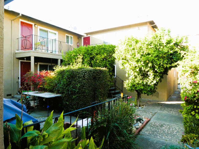 3143 Neal Ave unit 3, San Jose, CA 95117 - photo 2