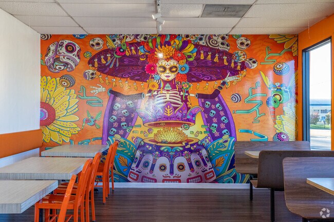 There are restaurants for a variety of tastes in Turner Park.