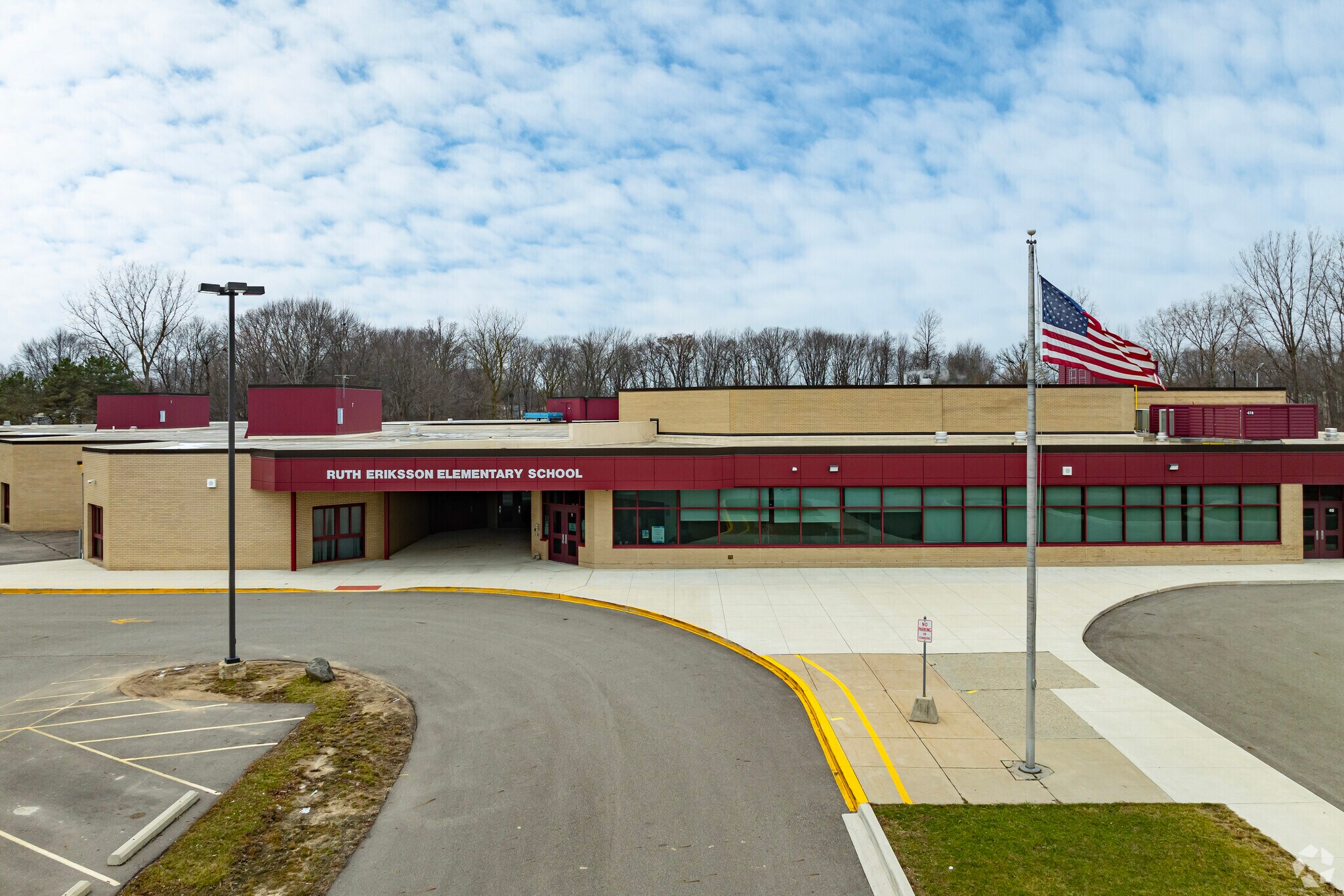 Village Squire 5955 Edinburgh St, Canton, MI