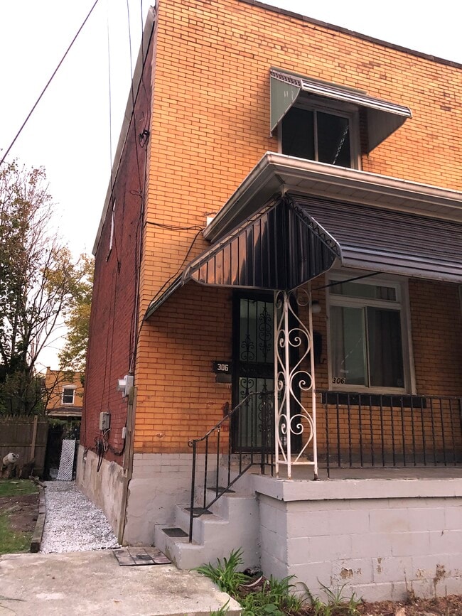 306 Fram St, Pittsburgh, PA 15208 - photo 2