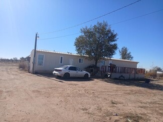 560 Meadowlake Rd, Los Lunas, NM 87031