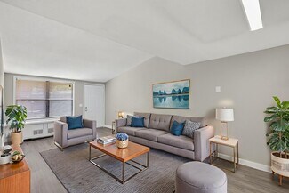 15025-8 Pine Meadows Dr, Fort Myers, FL 33908