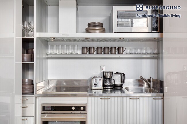 The Centria unit FL21-ID670, New York, NY 10036 - photo 5