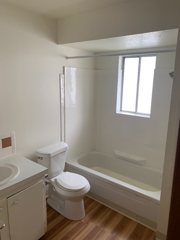 1210 Wyley Ave, Akron, OH 44306