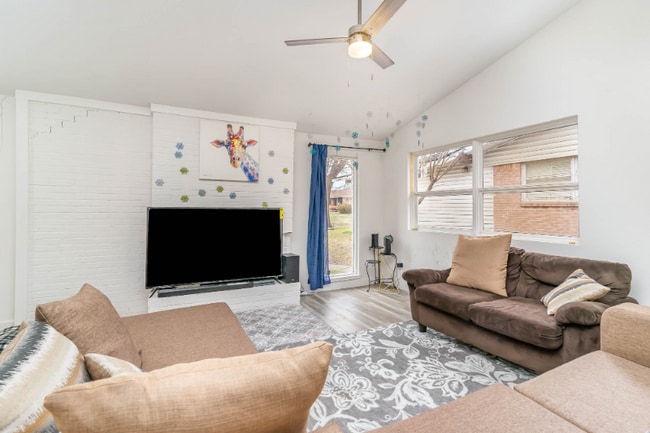 3057 Dothan Ln, Dallas, TX 75229 - photo 3