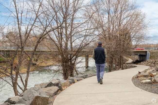 The Pendelton River Parkway winds along the Umatilla River and is a popular spot for walks.